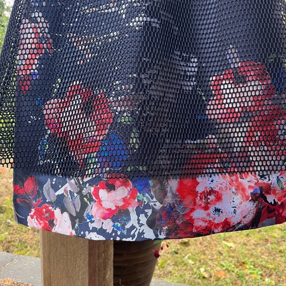 Sachin & Babi Party Dress Floral Print with Black Mesh Overlay - Size 8 - Picture 5 of 6